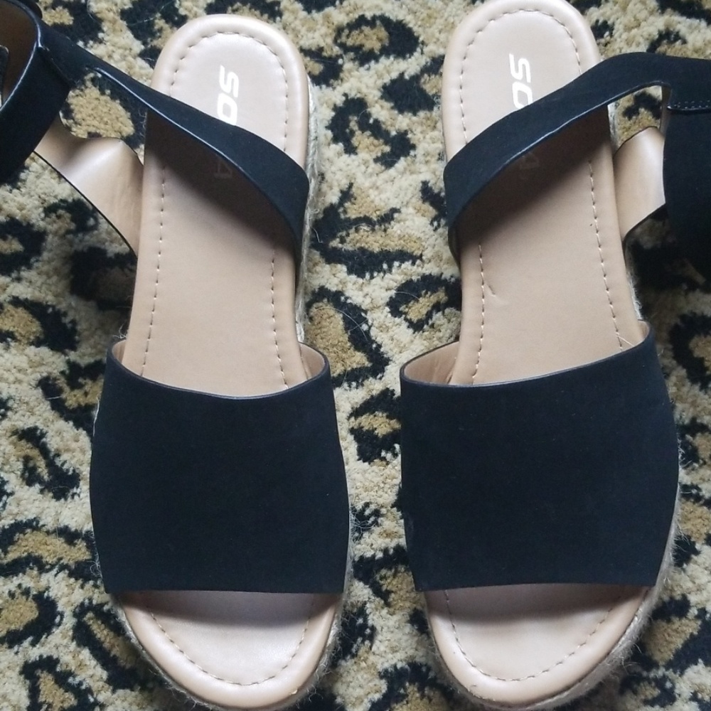Espadrilles - Picture 2 of 4